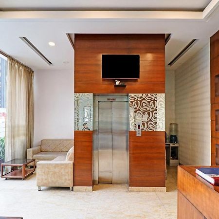 Airport Hotel Goodluck Нью-Делі Екстер'єр фото