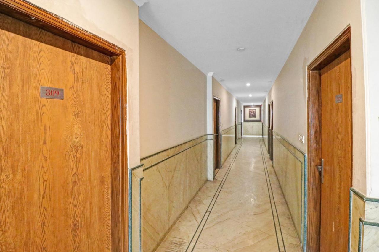 Airport Hotel Goodluck Нью-Делі Екстер'єр фото