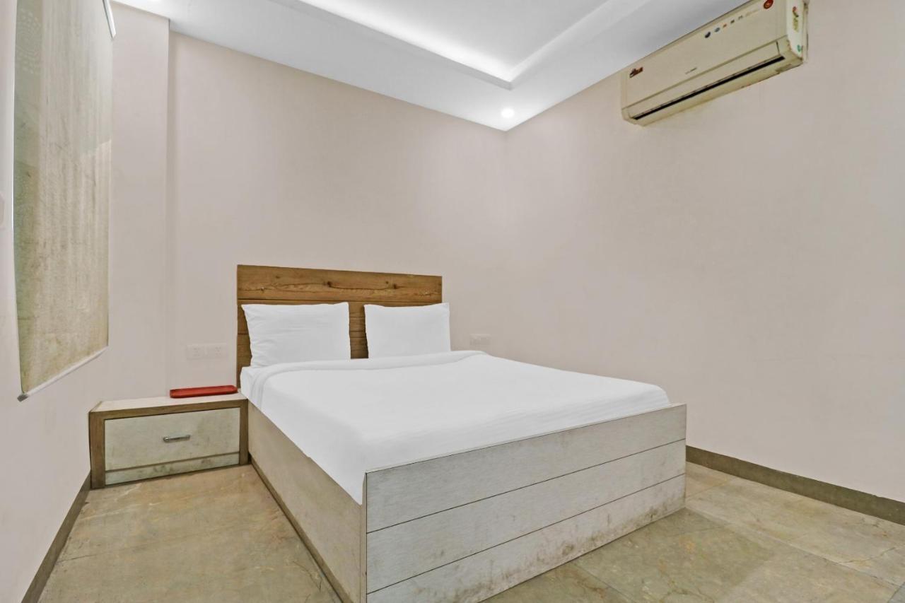 Airport Hotel Goodluck Нью-Делі Екстер'єр фото